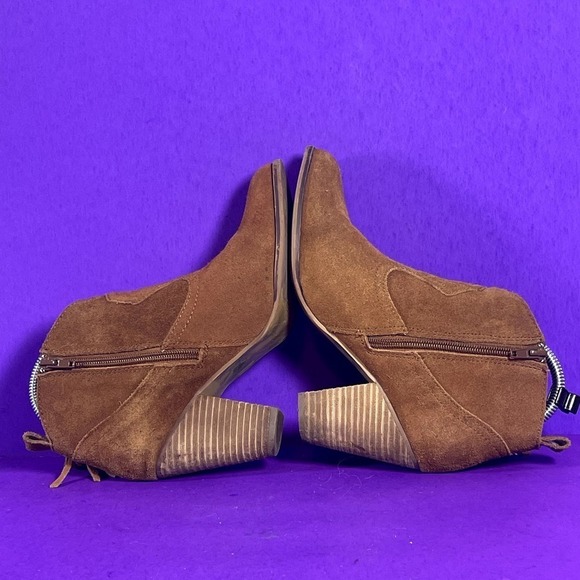 Steve Madden Women's Brown Suede Fringe Ohion Ankle Bootie Shoe Size 8 - Picture 5 of 8